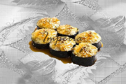 Яки маки: 280р. лосось,угорь,краб,сыр, спайси соус